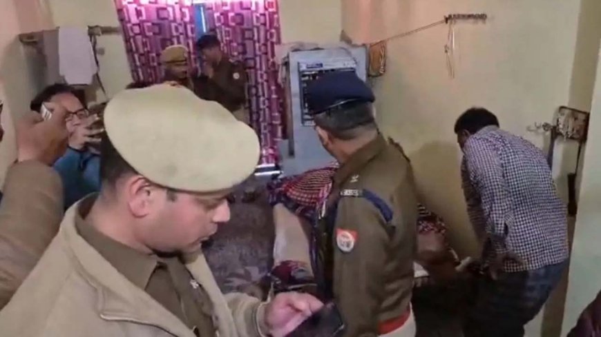 उत्तर प्रदेश के एटा जिले में सोमवार दोपहर एक बड़ी घटना हुई। नगर थाना क्षेत्र के नगला प्रेमी गांव में एक ही परिवार के चार लोगों की बेरहमी से हत्या कर दी गई।