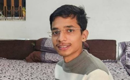 पैसे नहीं थे तो खुद बना वकील: नीट छात्र ने सुप्रीम कोर्ट में पेश की मिसाल