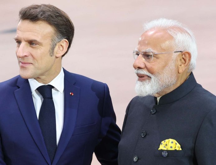 "भारत जैसा डिजिटल दम कहीं नहीं!" — AI समिट में मैक्रों ने की इंडिया स्टैक की तारीफ, बच्चों के लिए 'सोशल मीडिया बैन' का दिया सुझाव।