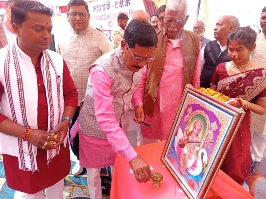 इंटरमीडिएट कॉलेज जौरा बाजार में धूमधाम से मनाया गया वार्षिकोत्सव एवं* *मांगलिक विदाई समारोह