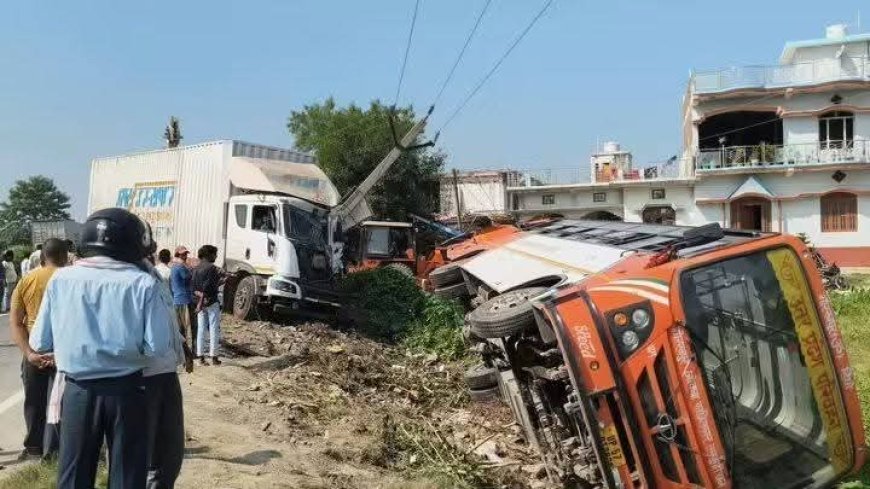 कुशीनगर के पटहेरवा क्षेत्र में बड़ा सड़क हादसा: तेज रफ्तार कंटेनर ने अनुबंधित बस को मारी टक्कर, कई यात्री घायल; बिजली गुल